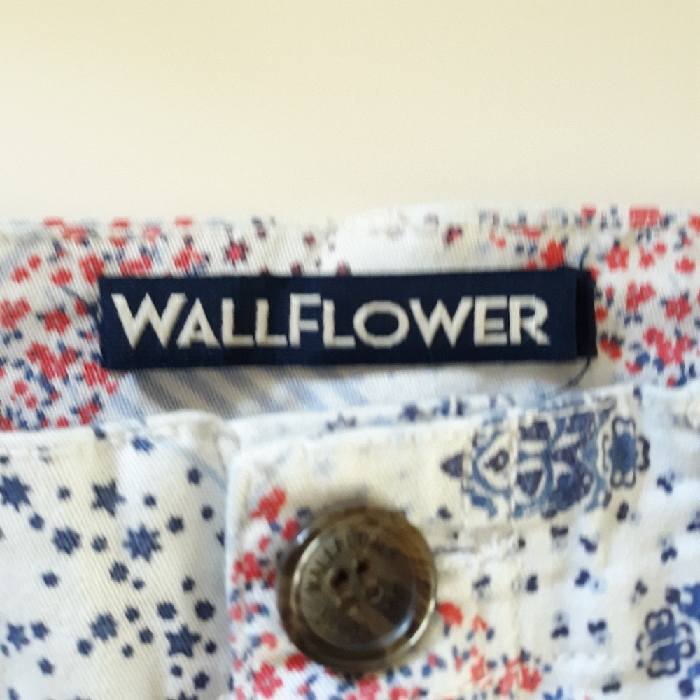 WALLFlower jean shorts patchwork Size 7 - Picture 3 of 6